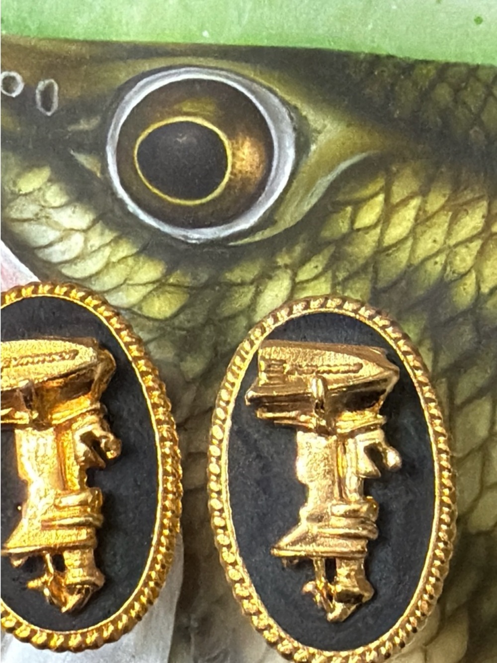 Vintage Evinrude Boat Motor Cufflinks - Classic Men’s Accessory - Picture 9 of 9